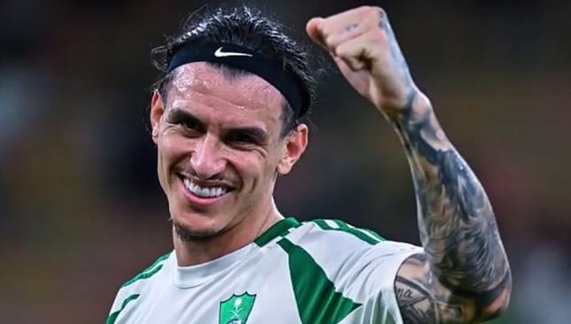 الأهلي يعود برأسية إيبانيز ضد النصر في نهائي السوبر.. فيديو