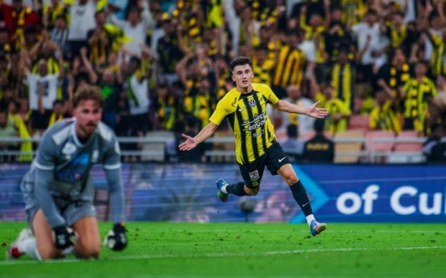 الاتحاد يتخذ قرارًا مثيرًا بشأن أوناي هيرنانديز