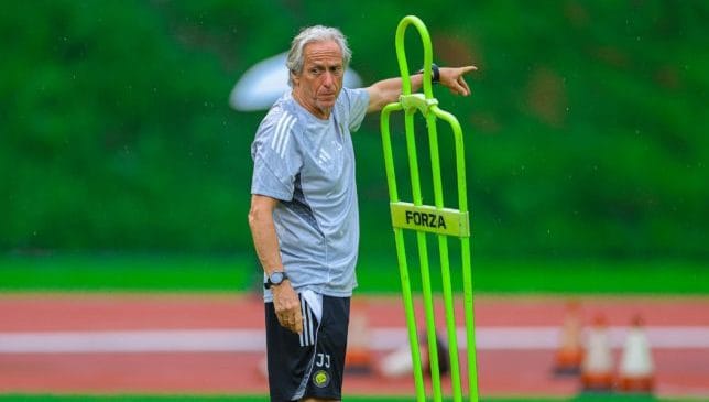 جيسوس يرد على ضم لاعب محور وغياب ماني عن النهائي
