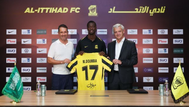 الاتحاد يستهدف التعاقد مع مدافع أندرلخت بعد دومبيا