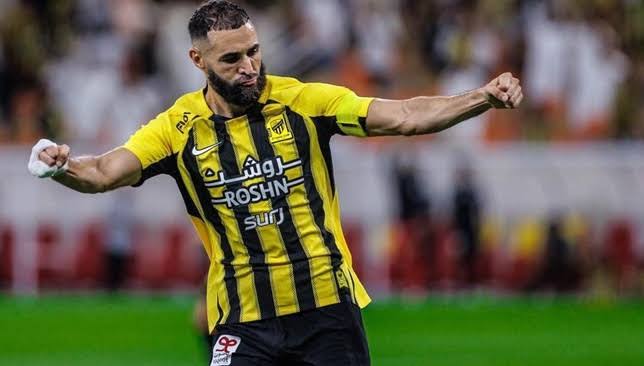 الاتحاد يفقد جهود بنزيما وكادش أمام الفتح