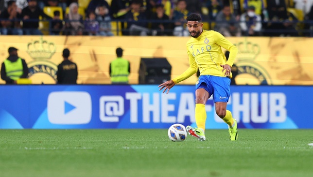 عبدالإله العمري يدافع عن نفسه برسالة لجمهور النصر